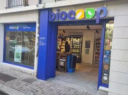 705-biocoop-saint-roch-saint-etienne-magasin-bio-facade-devanture.webp